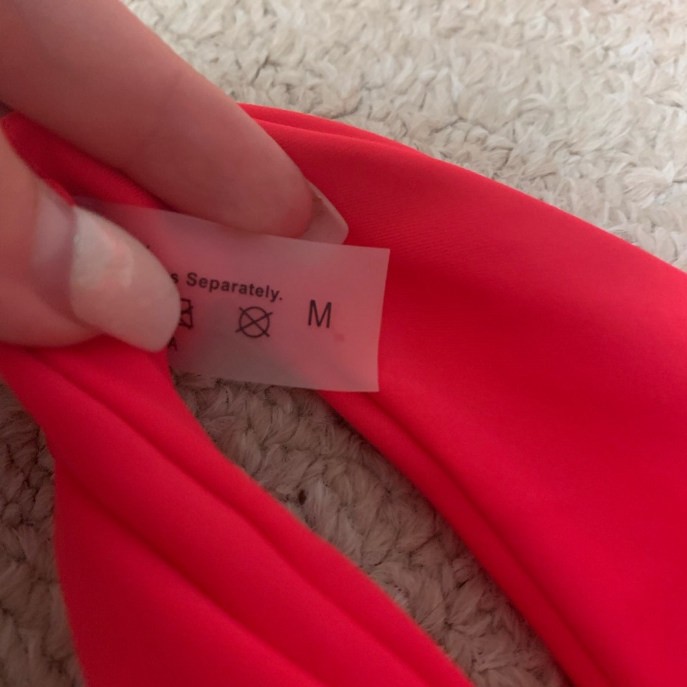 Bikini - Picture 4 of 5